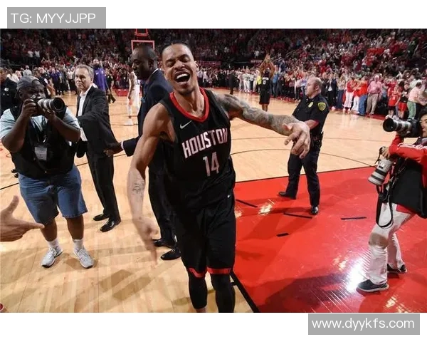 毒蛇与南湾湖人精彩对决回放赛场瞬间重温与精彩分析