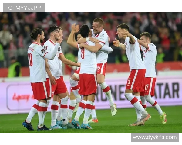 莱万领衔球队新征程展现足球魅力与激情的完美结合